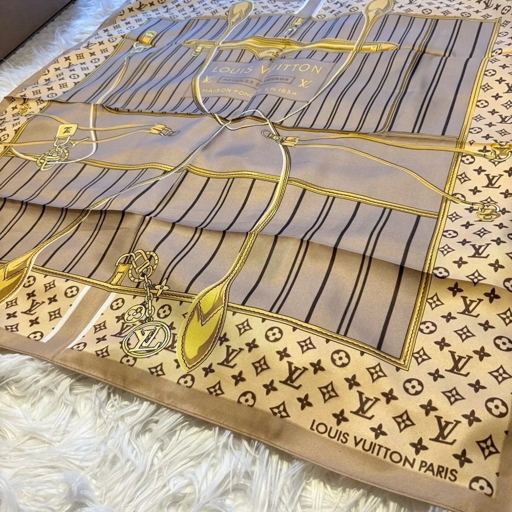 My Neverfull Shawl 35x35 inch luxury vibes Silky scarf LOUIS VUlTTON‼️LAST ONE